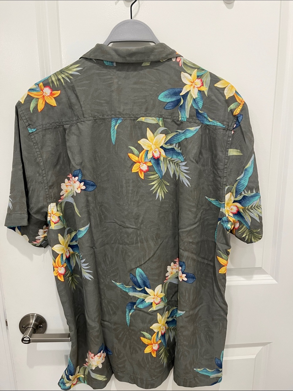 Tommy Bahama 100% Silk Olive Green Floral Hawaiian Shirt-NBU - Picture 2 of 9